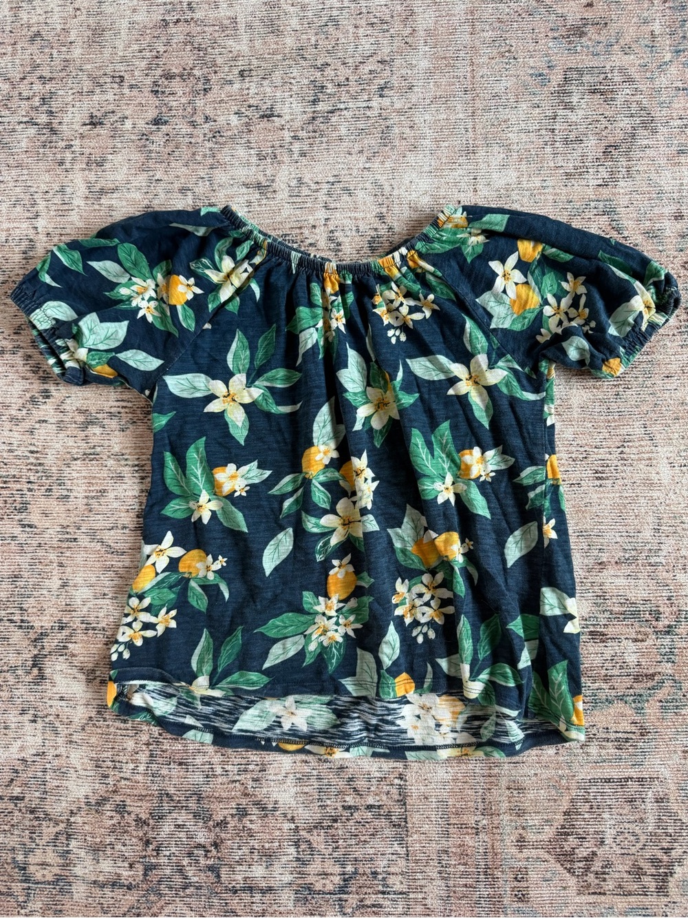 Old Navy Navy Short Sleeve Off-Shoulder Floral Tee with Yellow Blossoms